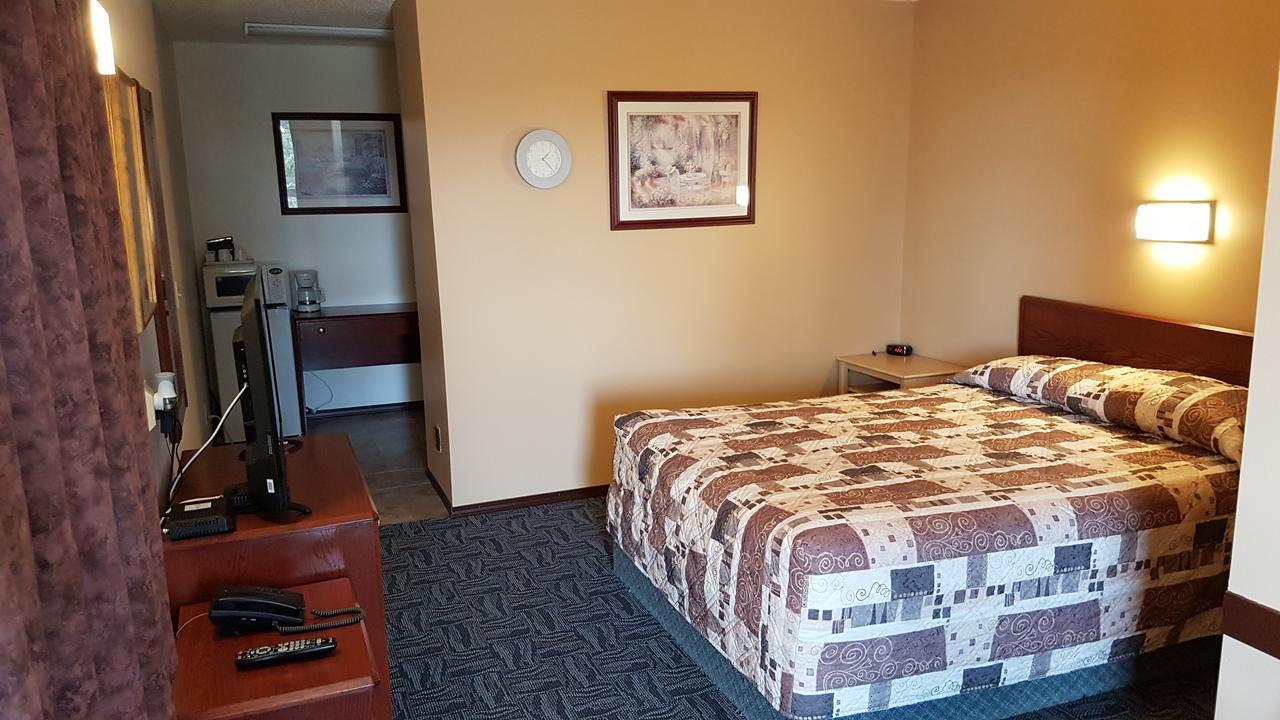 Golden West Motor Inn Carstairs Экстерьер фото